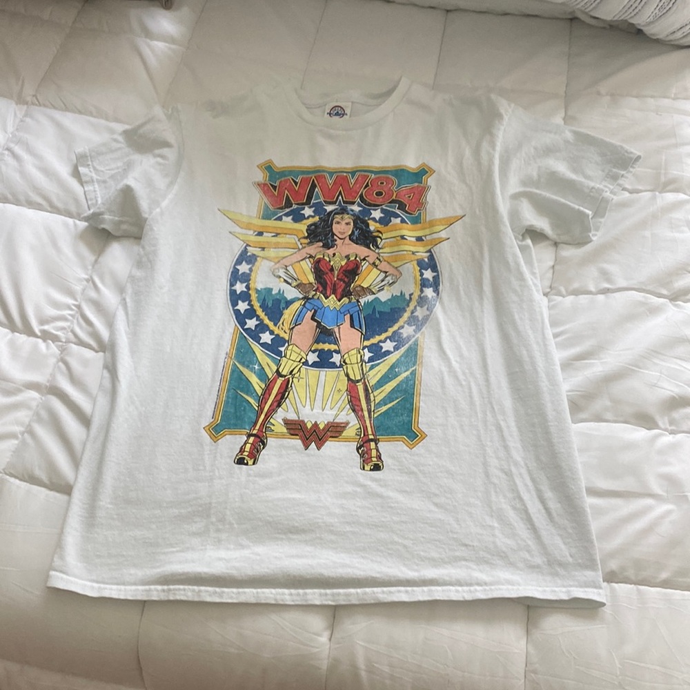 Wonder Woman’s Ladies Sz Medium T Shirt